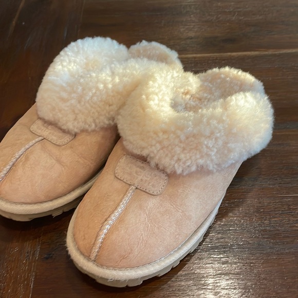 UGG Shoes - Ugg slippers. Size 7